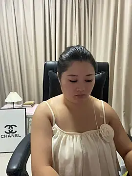 Snapshot of Luckysisi-s chatting on 07-07-26, 01:14 Luckysisi-s online show from 07-07-26, 01:14