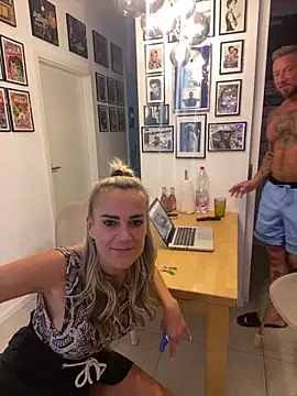 HotHotPursuit1 online show from 06-12-26, 06:05