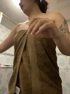 Snapshot of -Cattleya- chatting on 07-10-26, 01:11 -Cattleya- online show from 07-10-26, 01:11