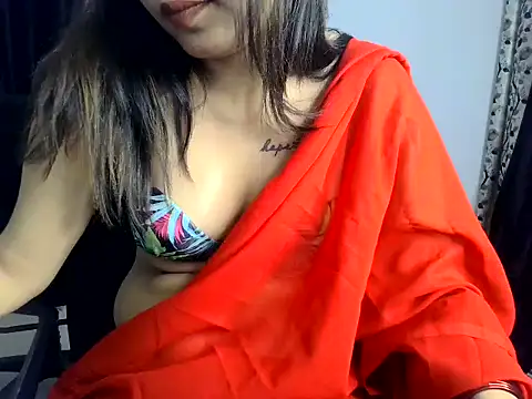 Snapshot of SatinKitty_1 chatting on 06-13-26, 05:00 SatinKitty 1 online show from 06-13-26, 05:00