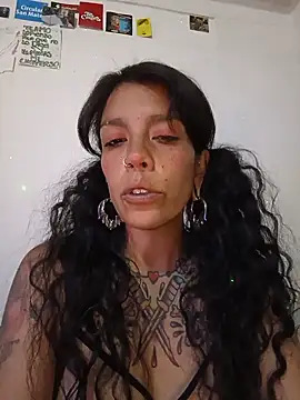 Snapshot of SweetVenomMilf chatting on 06-03-26, 04:55 SweetVenomMilf online show from 06-03-26, 04:55