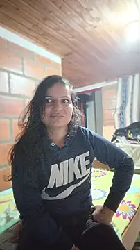 Snapshot of Marcella_single chatting on 06-10-26, 02:24 Marcella single online show from 06-10-26, 02:24