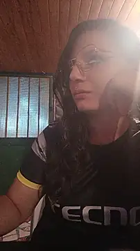 Snapshot of Marcella_single chatting on 06-01-26, 03:51 Marcella single online show from 06-01-26, 03:51