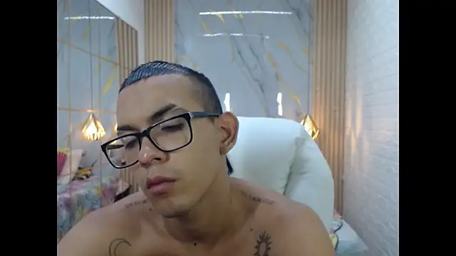 Snapshot of maximiliano_hotdevil chatting on 05-27-26, 08:22 maximiliano hotdevil online show from 05-27-26, 08:22