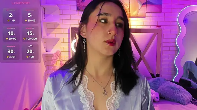 Lua bloom  online show from 06-29-26, 04:30