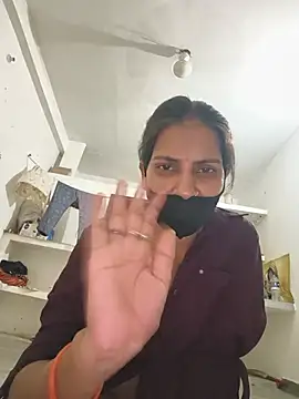 Snapshot of Neha-ji chatting on 06-23-26, 05:00 Neha-ji online show from 06-23-26, 05:00