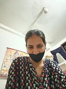 Snapshot of Neha-ji chatting on 06-28-26, 02:34 Neha-ji online show from 06-28-26, 02:34