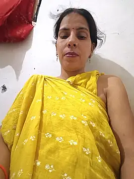 Snapshot of Neha-ji chatting on 06-08-26, 01:00 Neha-ji online show from 06-08-26, 01:00