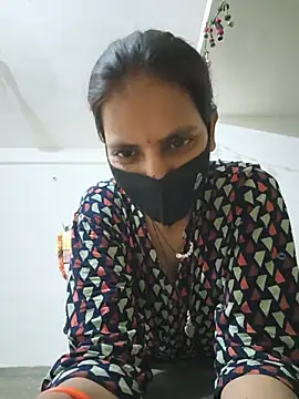 Snapshot of Neha-ji chatting on 07-15-26, 12:39 Neha-ji online show from 07-15-26, 12:39