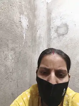 Snapshot of Neha-ji chatting on 06-19-26, 12:27 Neha-ji online show from 06-19-26, 12:27
