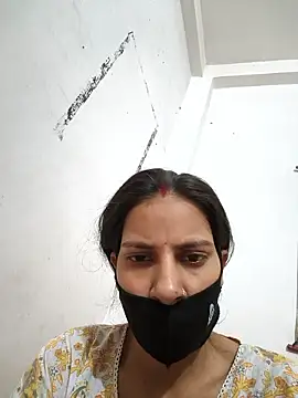 Snapshot of Neha-ji chatting on 06-17-26, 12:32 Neha-ji online show from 06-17-26, 12:32