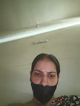 Snapshot of Neha-ji chatting on 06-21-26, 03:23 Neha-ji online show from 06-21-26, 03:23