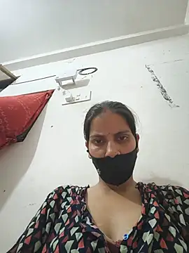 Snapshot of Neha-ji chatting on 06-24-26, 05:11 Neha-ji online show from 06-24-26, 05:11