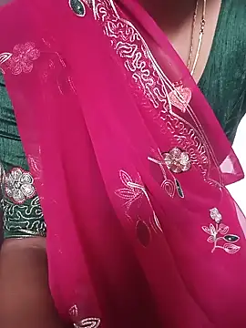 Snapshot of ShilpaSharma chatting on 06-18-26, 02:43 ShilpaSharma online show from 06-18-26, 02:43