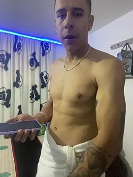Snapshot of jhuan99 chatting on 07-03-26, 03:40 jhuan99 online show from 07-03-26, 03:40