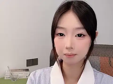 Yoyo33355 online show from 05-28-26, 03:03