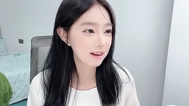 Yoyo33355 online show from 07-01-26, 03:51
