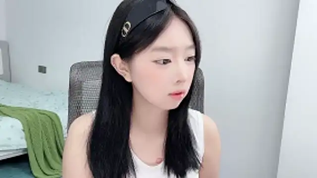 Yoyo33355 online show from 07-05-26, 03:33
