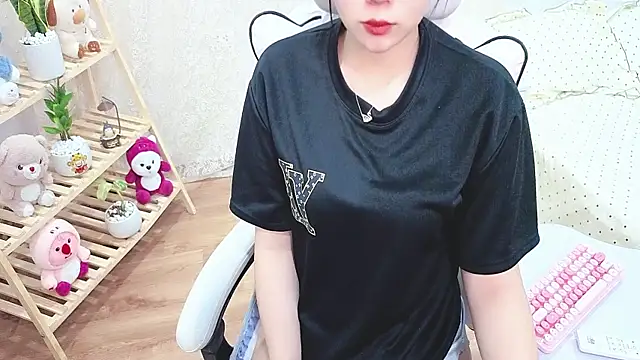 lrykknana online show from 07-12-26, 01:06