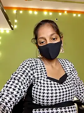 Snapshot of Miss_Aaisha chatting on 06-18-26, 08:35 Miss Aaisha online show from 06-18-26, 08:35