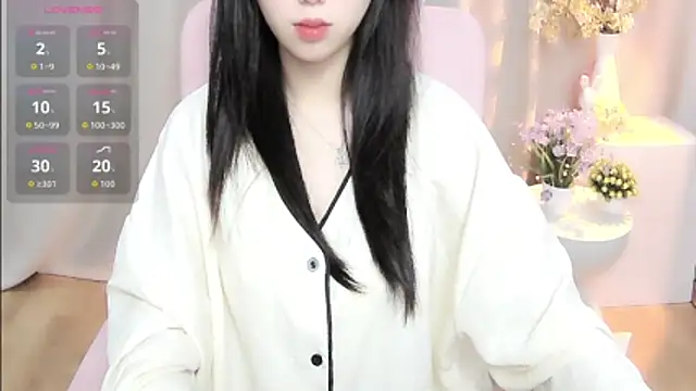 Snapshot of shynana chatting on 06-21-26, 01:11 shynana online show from 06-21-26, 01:11