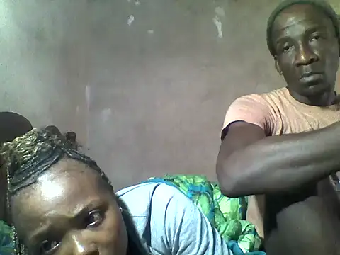 Snapshot of mommysmiley1234 chatting on 06-20-26, 06:29 mommysmiley1234 online show from 06-20-26, 06:29