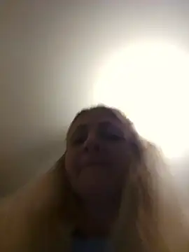 Snapshot of Kisa_Dreis chatting on 06-21-26, 01:44 Kisa Dreis online show from 06-21-26, 01:44