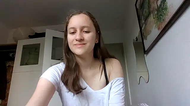 Snapshot of SoftieSophie chatting on 06-20-26, 04:06 SoftieSophie online show from 06-20-26, 04:06
