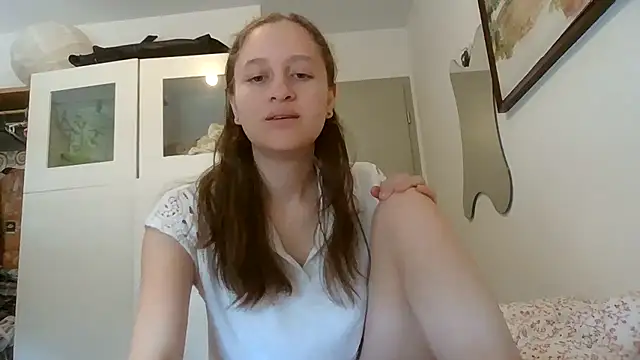 Snapshot of SoftieSophie chatting on 06-25-26, 06:07 SoftieSophie online show from 06-25-26, 06:07