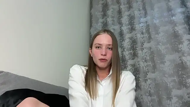 Snapshot of DanikaMory chatting on 05-26-26, 01:09 DanikaMory online show from 05-26-26, 01:09