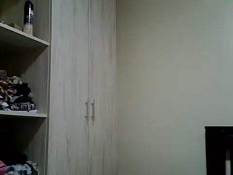 Snapshot of Flirrtballm chatting on 06-09-26, 06:47 Flirrtballm online show from 06-09-26, 06:47