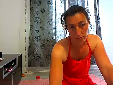 Snapshot of Kassandra06 chatting on 05-25-26, 06:01 Kassandra06 online show from 05-25-26, 06:01