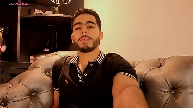 Snapshot of Jadiel_Stone chatting on 06-07-26, 02:44 Jadiel Stone online show from 06-07-26, 02:44