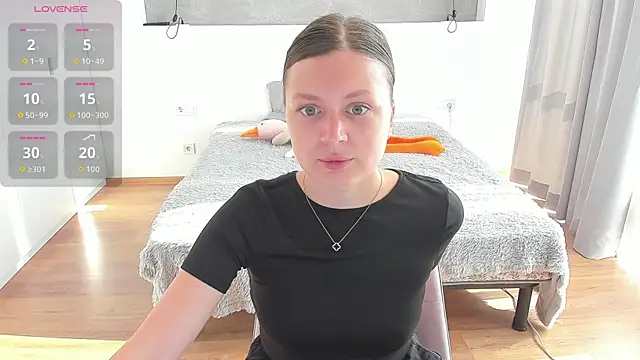 Snapshot of Kitkatvel chatting on 06-26-26, 05:35 Kitkatvel online show from 06-26-26, 05:35
