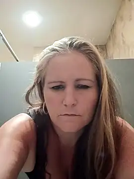 Snapshot of Luciouslesha chatting on 08-03-26, 03:29 Luciouslesha online show from 08-03-26, 03:29