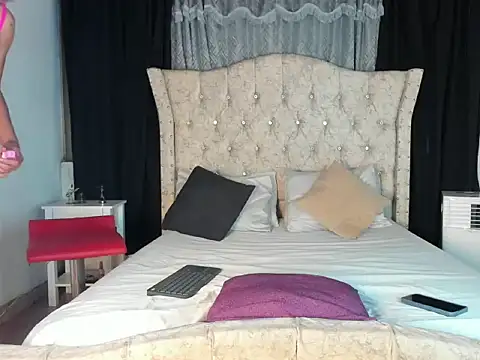 aura sterling online show from 06-08-26, 11:00