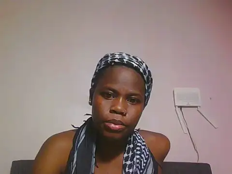 Snapshot of Midnight_whisper01 chatting on 06-14-26, 04:19 Midnight whisper01 online show from 06-14-26, 04:19