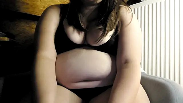 Snapshot of Lunekiss chatting on 05-26-26, 09:46 Lunekiss online show from 05-26-26, 09:46