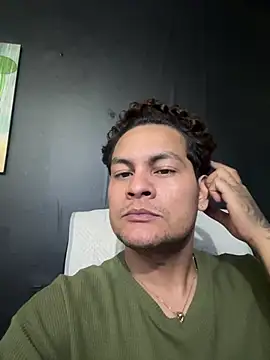 Snapshot of Damon_10 chatting on 06-09-26, 04:13 Damon 10 online show from 06-09-26, 04:13