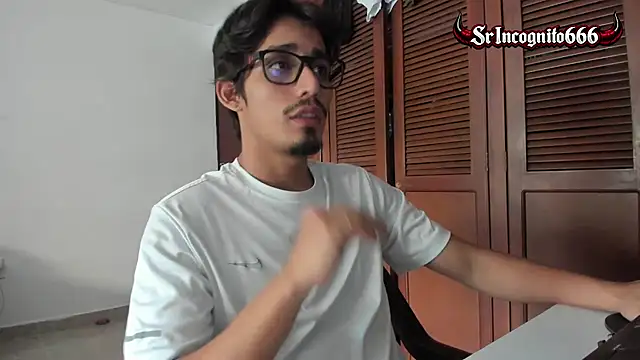 Snapshot of SrIncognito666 chatting on 07-04-26, 12:21 SrIncognito666 online show from 07-04-26, 12:21