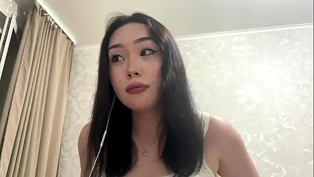 Snapshot of LilowNax chatting on 05-27-26, 08:38 LilowNax online show from 05-27-26, 08:38