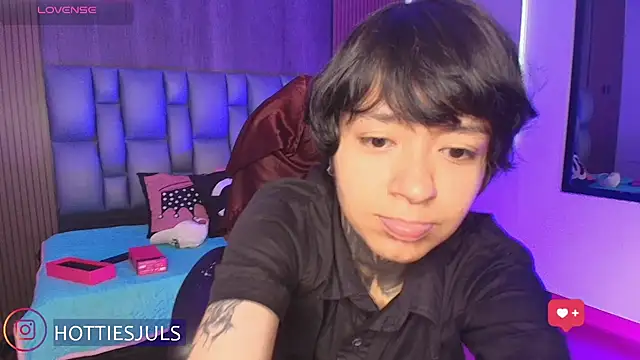 hottiesjuls online show from 07-19-26, 07:10