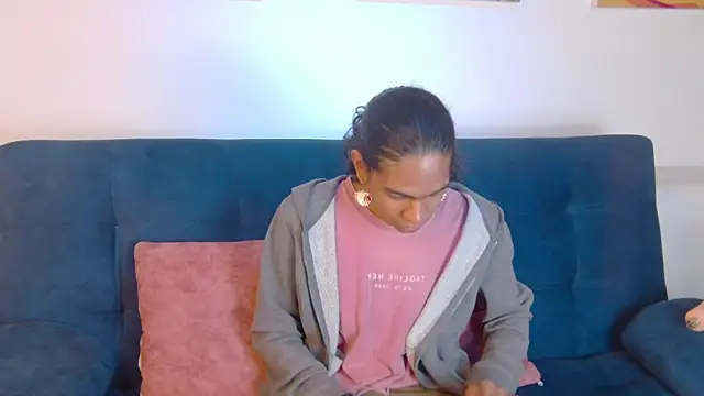 Snapshot of maxi_max0 chatting on 06-19-26, 08:14 maxi max0 online show from 06-19-26, 08:14