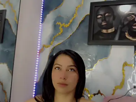 Yasmine Tapias online show from 06-16-26, 09:15