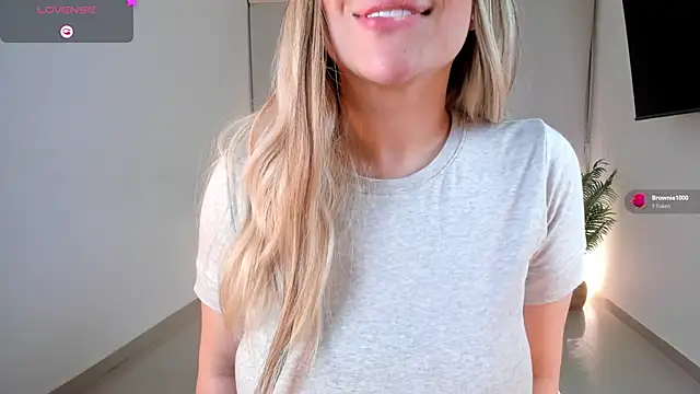 Snapshot of Ann___ chatting on 06-11-26, 04:31 Ann online show from 06-11-26, 04:31