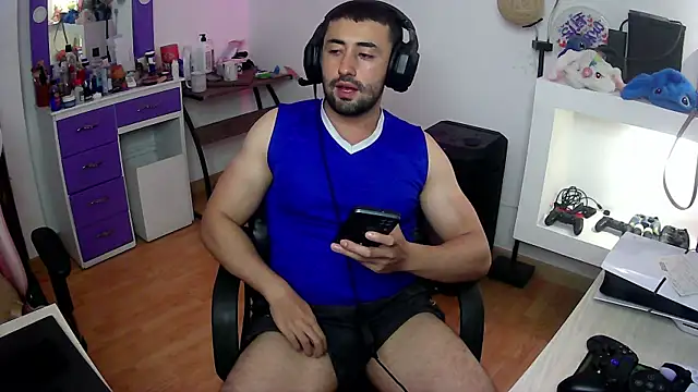 Snapshot of Moscow2720 chatting on 05-29-26, 12:27 Moscow2720 online show from 05-29-26, 12:27