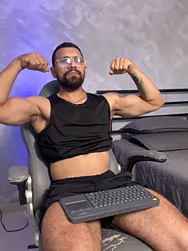 Snapshot of RoccoSaenz chatting on 06-16-26, 07:47 RoccoSaenz online show from 06-16-26, 07:47