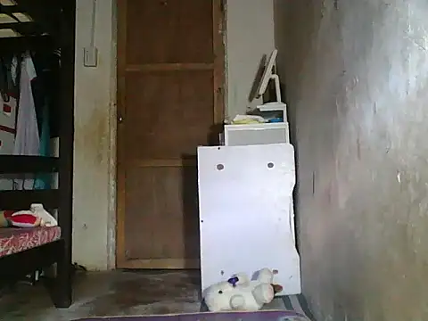 Snapshot of xxslutasian69xx chatting on 06-11-26, 10:18 xxslutasian69xx online show from 06-11-26, 10:18