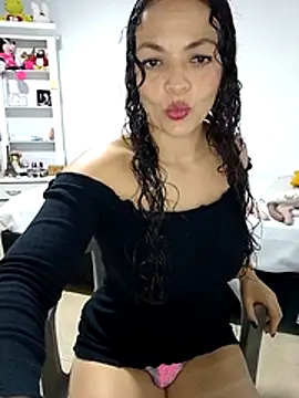 Snapshot of bella-diaz chatting on 06-16-26, 04:23 bella-diaz online show from 06-16-26, 04:23