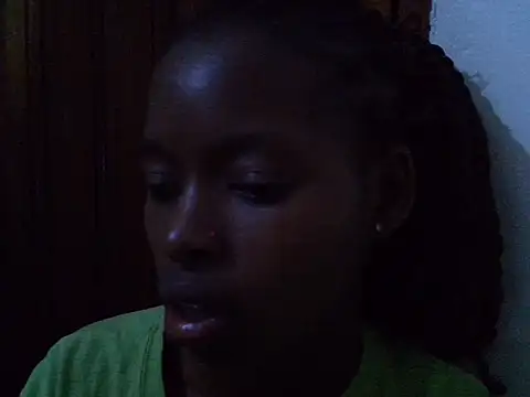 Snapshot of Gracious_petite001 chatting on 06-25-26, 10:37 Gracious petite001 online show from 06-25-26, 10:37